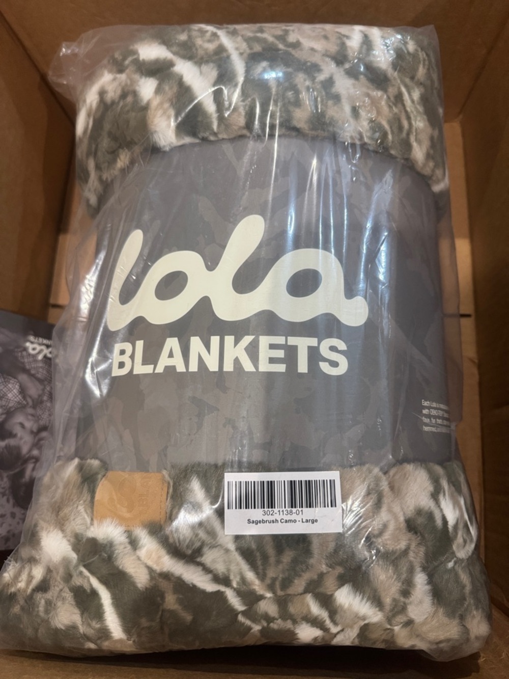 Lola Blankets/Sagebrush Camo Plush Throw/Blanket/Size L/NEW! NIB! SEALED! - Picture 2 of 16